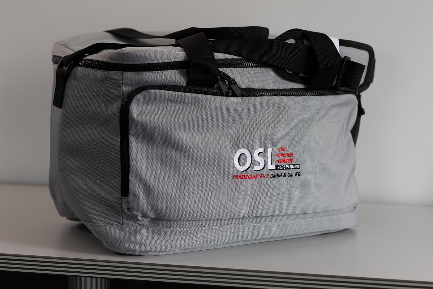 Bestickte Sporttasche für OSL Präzisionsteile